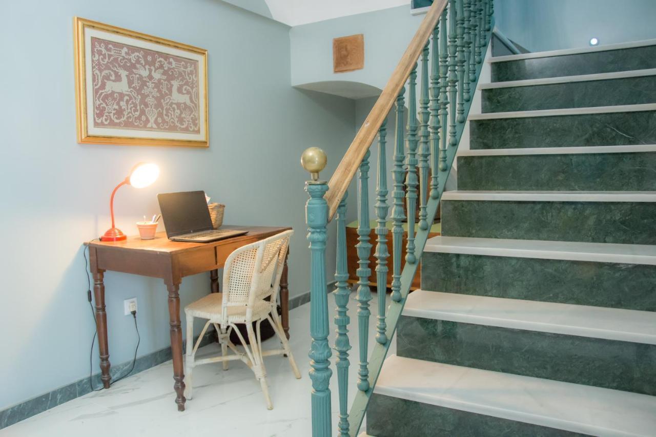 Casa Senorial Con Piscina. Casa Donna Isabel Guest House Penaflor ภายนอก รูปภาพ