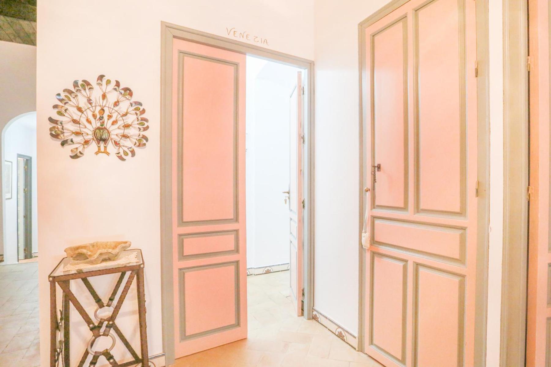 Casa Senorial Con Piscina. Casa Donna Isabel Guest House Penaflor ภายนอก รูปภาพ
